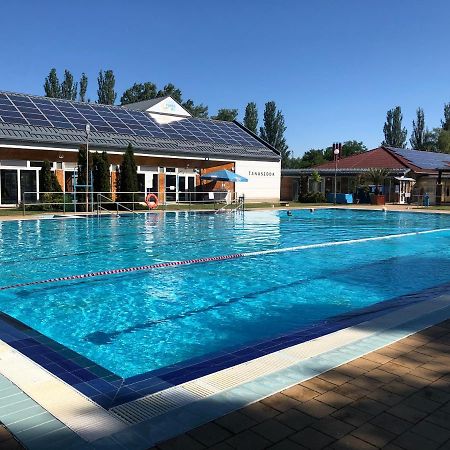 Hotel Imperial Gyogyszallo Es Gyogyfurdo Kiskoros Bagian luar foto