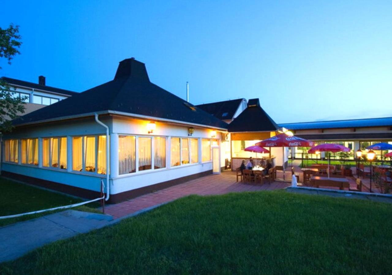 Hotel Imperial Gyogyszallo Es Gyogyfurdo Kiskoros Bagian luar foto