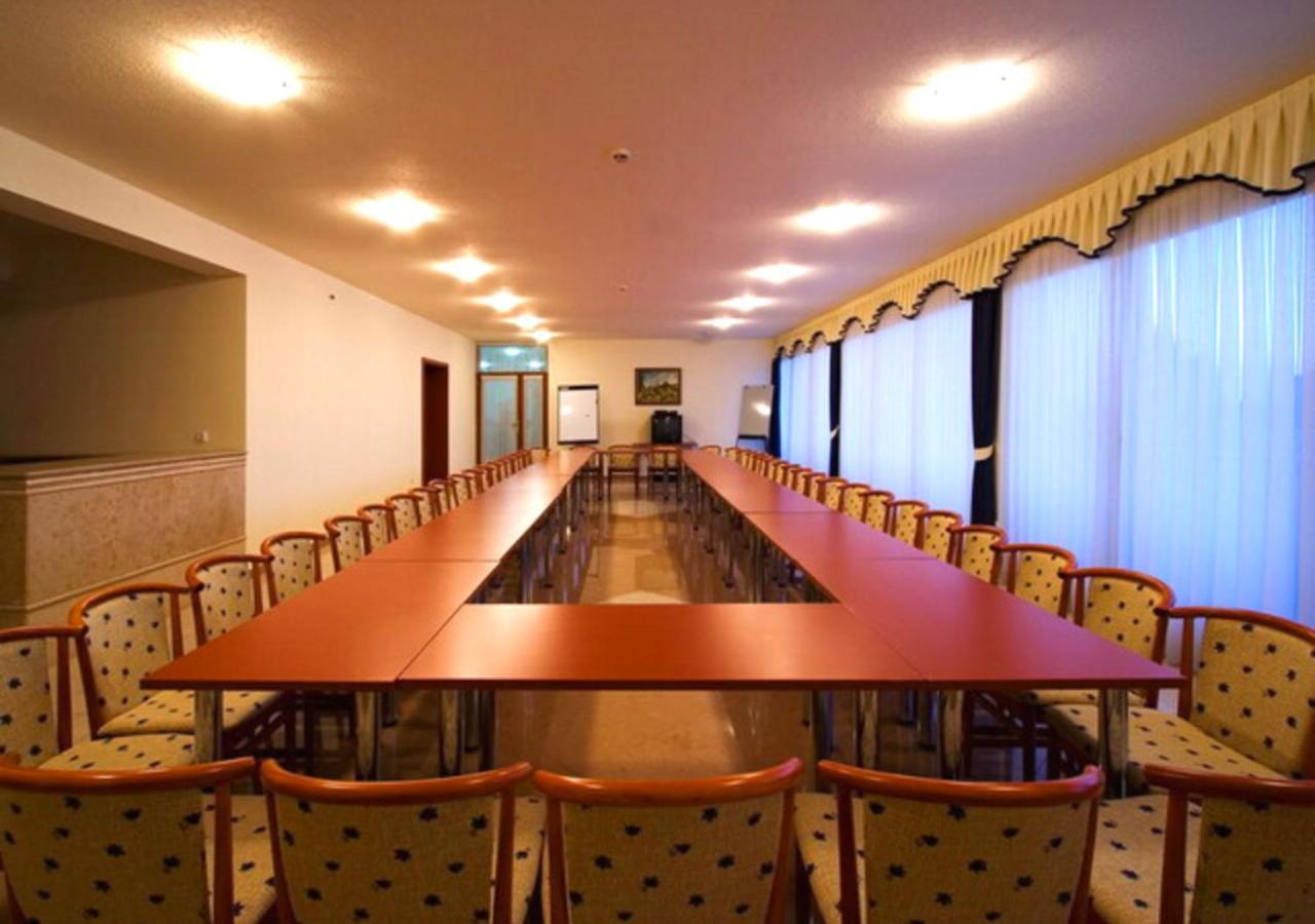 Hotel Imperial Gyogyszallo Es Gyogyfurdo Kiskoros Bagian luar foto