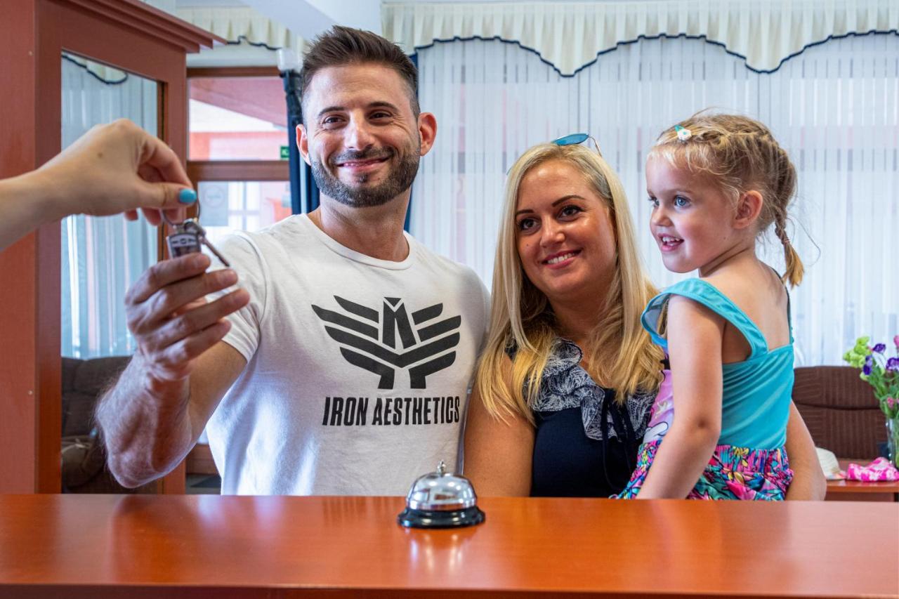 Hotel Imperial Gyogyszallo Es Gyogyfurdo Kiskoros Bagian luar foto