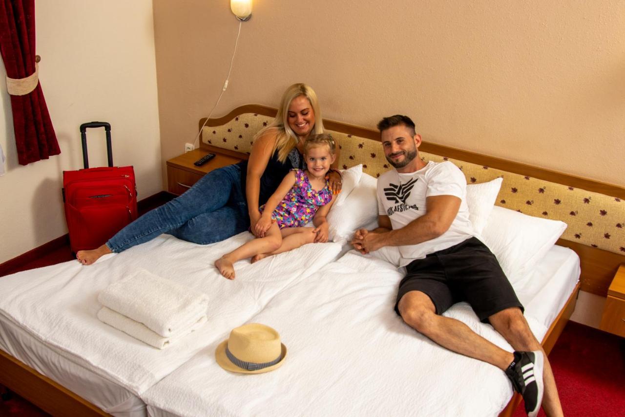 Hotel Imperial Gyogyszallo Es Gyogyfurdo Kiskoros Bagian luar foto