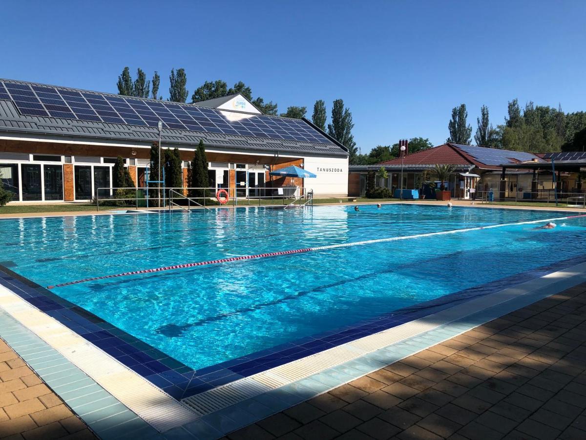 Hotel Imperial Gyogyszallo Es Gyogyfurdo Kiskoros Bagian luar foto
